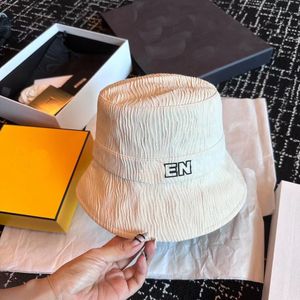 Solidny designerski teksturka Kapita dla kobiet z literą drukowane szerokie czapki rdzeniowe