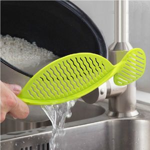 Hot sell 30pcs Creative Snap'n Strain Silica Gel Colanders Silicone Clip On Strainer Pot Side Water Filter Fit Pots Strainers