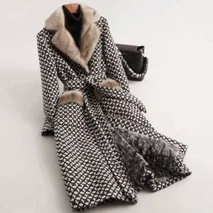 Kvinnors designer Coat Wool blandar imitation mink päls imitation kvinnor vinter mode tweed long coat 230828