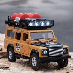 Diecast Model car 1 32 Camel Trophy Defender With Tools Alloy Diecasts Toy Vehicles Toy Car Model Sound and light Collection Kids Toy Gift 230827