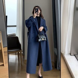 Misto lana da donna Autunno Inverno Cappotto di stoffa di lana da donna Caldo lungo lungo Doppio petto Blu navy Capispalla elegante femminile Cappotto con cintura allentata 230828