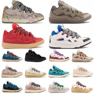 2023 Plattformsdesigner Mens Women Luxury Casual Shoes 90 -talet präglade läder trottoarkant sneakers gummi låg loafer kalvskinntränare jogging promenad