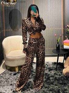 Kvinnors tvåbitar byxor Claceive Sexy Slim Leopard Print Women's Two Piece Set 2023 Fashion Long Sleeve Shirt Shirt Medium Wide Leg Trouser Set T230828