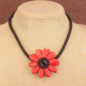 Collane con ciondolo 3 disegni Collana girocollo con fiori di pietre naturali di qualità Moda Gioielli vintage in cristallo nero