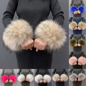 Fingerless Gloves Anime Women Faux Fur Cuffs Wristband Winter Warmer Arm Wrist Raccoon Fur Sleeve Gloves Winter Wrist Sleeve Fluffy Oversleeve 230826