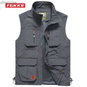 Fgkks homens malha colete multi bolso de secagem rápida sem mangas jaqueta repórter solto ao ar livre casual fino coletes pesca masculino hkd230828