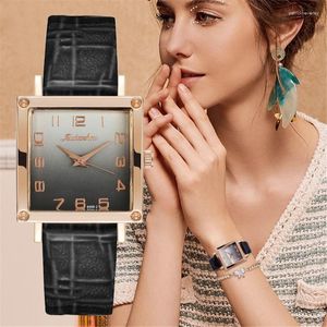 Bilek saatleri lüks kare kadınlar gradyan renkleri izle minimalist bayanlar deri sıradan kadın kuvars relojes para mujer