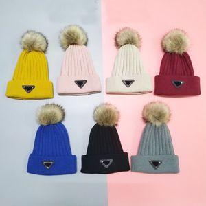 Designer Inverted Triangle Letter Beanie Brand Men Women Skull Caps Warm Winter Fashion Faux Fur Pom Hat Knitted Ski Cap