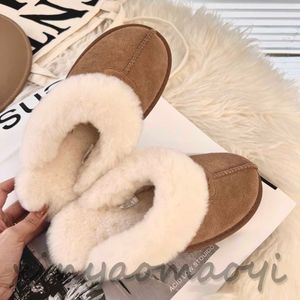 2023 Designer Fluffy Slipper Australia Platforma Kapcie UG Scuffs Wool Shoes Sheepskin Fur