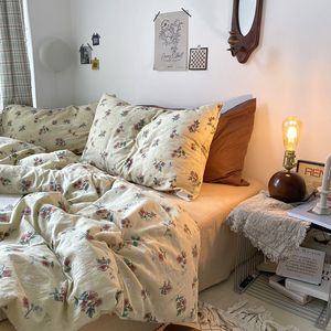 寝具セット韓国のレトロフローラルキングサイズの寝具セット100％コットンホームテキスタイル寝具セット柔らかいシングルダブル羽毛布団カバーシート230827
