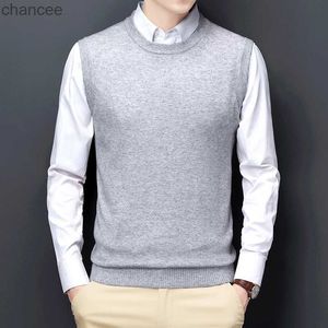 Män tröja väst koreansk rund nacke affär casual monterad version svart ljus grå ärmlös stickad väst topp manlig märke hkd230828