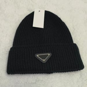 berretto lavorato a maglia uomo berretti cappelli firmati berretti uomo donna cappelli marchio di lusso 2023 moda autunno inverno caldo triangolo Skull Caps casquette 05