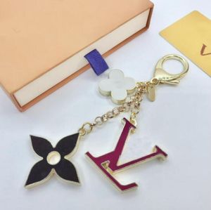 2024 Leisure classic fashion two high-quality men's and women's flower keychains, luxury all kinds of outdoor pendant keychains