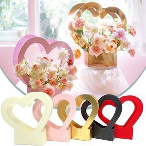 Envoltório de presente 10 pcs coração forma caixas de flores romântica embalagem caixa de papel mulheres cesta portátil sacos de embrulho papel amor cesta de flores 230828
