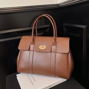 Сумка для высокого качества, кожаная сумка, дизайнерская сумка, женская кожаная сумочка, британская бренда, переворачиваемые сумки Crossbody Messenger Bag 230802