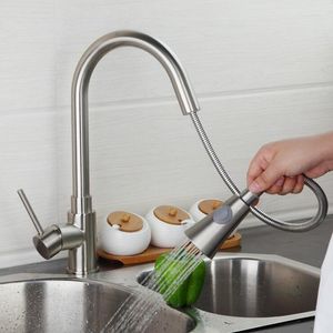 Torneiras de cozinha Cobre Esticado Prato Bacia Torneira Escovada Girada Pia Pull Down Mixer Tap e Frio