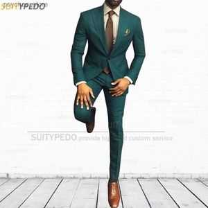 Abito blu verde per uomo Slim Fit Prom Blazer da sposa Pantaloni 2 pezzi Set Casual Giacca con risvolto a punta Smoking formale per uomo Q230828