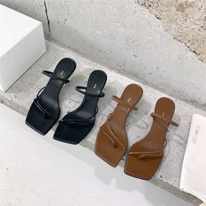Sıra Yeni Seksi Sıra Yüksek Topuklu Sandalet, Kare Toe giyen kadınlar için, içi boş ince topuk topuk kırpılmış ayak sandalet ile yaz aşınması için koyun derisi kırpılmış koyun derisi