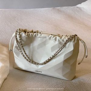 Borsa a secchiello grande per acqua bianca color crema Geometria Bella tracolla a catena per pendolari Grande capacità da donna Hunged 0923