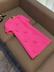 2023 outono quente rosa cor sólida 3d flores painéis vestido de manga curta em torno do pescoço vestidos casuais curtos o3g292658