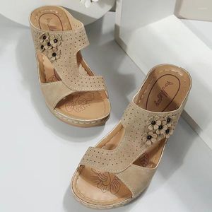 Terlik Kadın Sandalet Sandalet Roma Stil Yaz Flip Flops Artı Boyut 35-43 Düz Plaj Zapatos Mujer Sıradan Ayakkabı