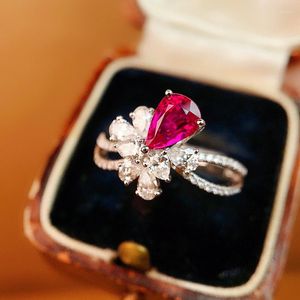 Cluster Rings High-quality Red Zircon Ring For Women's Fashion Flower Shape Engagement 925 Silver Plated Attendance Party