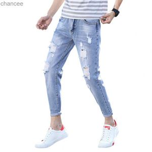 Koreański styl średniego w połowie kemple muchy Mężczyźni Slim Fit Chude dżinsy Zgrane otwory Slim Fit Denim Pants HKD230829