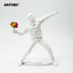 Decorative Objects Banksy Bomber Flower Thrower Sculpture Action Figure Statue Devorative Figurine Desktop Accessories POP Art Ornaments Room Decor 230828