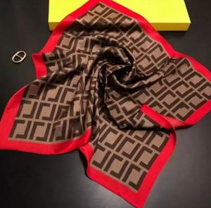 2023 Sciarpa piccola di marca di lusso da viaggio Accessori per foulard variabili Regalo di attività