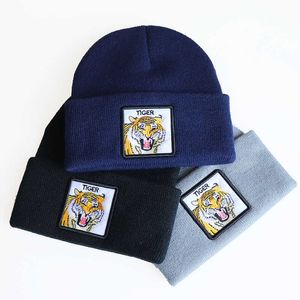 Nya modemän beanie djur vargbroderi vinter hattar stickade mössor för kvinnor streetwear hip hop skallies bonnet