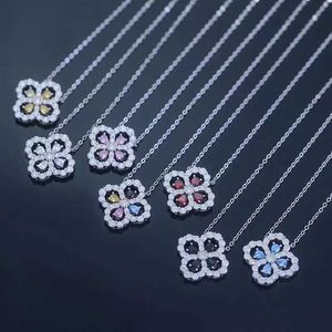 디자이너 목걸이 Harry W Luxury Top 925 Sterling Silver Four Leaf Flower 여성 패션 절묘한 풀 다이아몬드 펜던트 및 칼라 체인 액세서리 보석 A