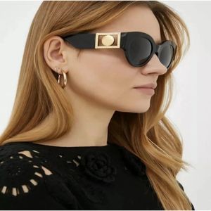 2023Fashion Luxury designer sunglasses for women's men glasses same Sunglasses as Lisa Triomphe beach street photo small sunnies metal full frame with gift box