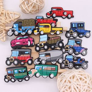 Partihandel 100st PVC Vintage Cars Truck Cool Man Sandals Shoe Buckle Decorations For Boys Wristband Charms Button