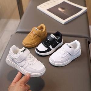 Barnskor Autumn New Children Sportskor Vit, gul, svart, trefärgad låg topp för pojkar flickor sneakers baby promenad casual skor små vita skor