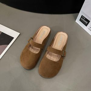 Тапочки бату для женщин верхняя одежда 2023 Летнее универсальное плоское дно Уродливое милая обувь Мюллера Материкол Китай