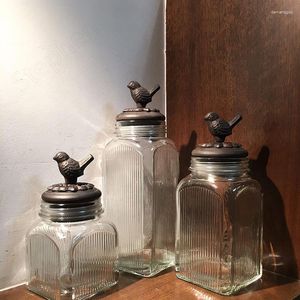 Storage Bottles American Classic Bird Decorative Cover Glass Jar With Lid Retro Pastoral Relief Texture Cereal Dispenser Candy Snack