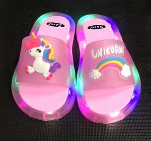 Slipper Childrens pojkar flickor tofflor tecknad djur trycker skor upplyst mode söta badrum barn småbarn platt klackar 230828