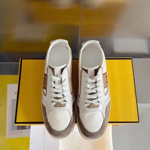 2023 Anpassade avslappnade löpskor män kvinnor sneakers vit svart universitet blå foton curry mens tränare jogga promenader 35-45