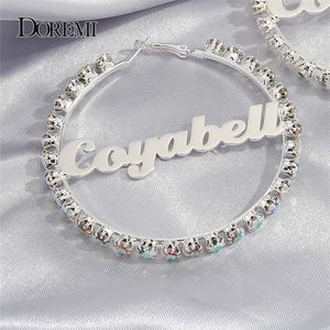 Hoop Huggie Doremi Colorful Zircon örhängen Anpassad med namnet Heart Shaped Geometric Letter Earring Hip Hop Style Custom Hoops 5 7cm 230828