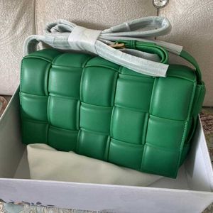 Bottegass Cassette Bags Divani Green Woven большой клетчатая сумка для подушек мешок для бобов мешок кросс -пакет отдых маленькая квадратная сумка женская сумка