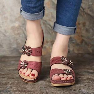 Terlik Kadın Sandalet Yaz Ayakkabıları Kadın Artı Beden 44 Topuklu Kama Kusurlar Femme Femme Sıradan Çiçek Vintage Wedge2023