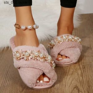 Slippers New Women Floral Decor House Slippers Faux Fur Winter Fashion Warm Shoes Woman Slip on Flats Female Slides Home Furry Slippers T230828