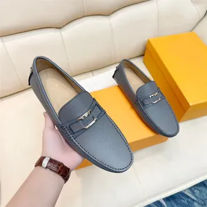 Yeni Erkekler Tasarımcı Loafers Bahar Sonbahar Konforlu Düz Sıradan Ayakkabı Erkekler Nefes Alabaş Mokasinler Slip-On Yumuşak Deri Sürüş Ayakkabıları