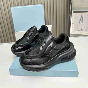 Designer Running Shoes Prad Sneakers Women Men Luxury Lace-Up Sports Skate Shoe Casual Trainers Classic Sneaker Gfhdfh