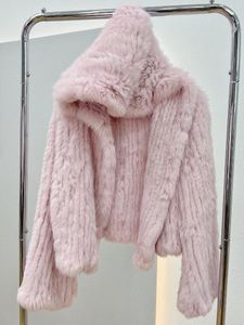 女性用女性の毛皮の短いリアルコート2023年秋冬、暗号化された手織りの両面フード付きの若いジャケットの服