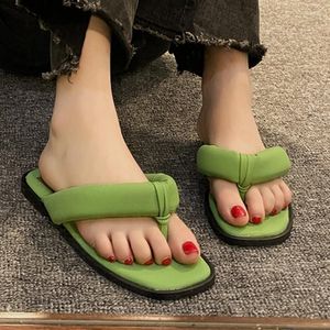 Slippers Women's Flip-flops 2023 Summer Beach Soft Sole Anti Slip Korean Fashionable Simple Ladies Sandals