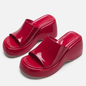Sandálias marca plataforma cunhas de salto mulheres casuais sapatos de praia para mulher patente patente grande tamanho 43 verão deslizamento em slides senhora 2023