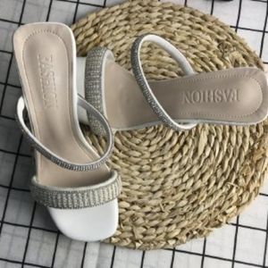 Terlik Kadınlar Slipppers Seksi Açık Yüksek Topuklu Rhinestone Sandalet 2023 Plaj bayanlar Flip Flops Kadın Elbise Ayakkabı