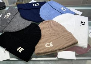 Berretto da donna di design per cappello lavorato a maglia europeo Popolare Cappello da coppia da strada personalizzato elastico antivento caldo di alta qualità Gorros