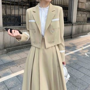 Abiti da lavoro Abito da due pezzi UNXX College Style Blazer Coat Coate Fanhi